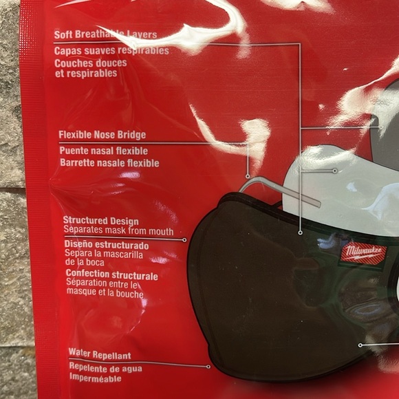 3/$30🛍 Milwaukee 3 Layer Performance Mask 1-Pack - Picture 12 of 14